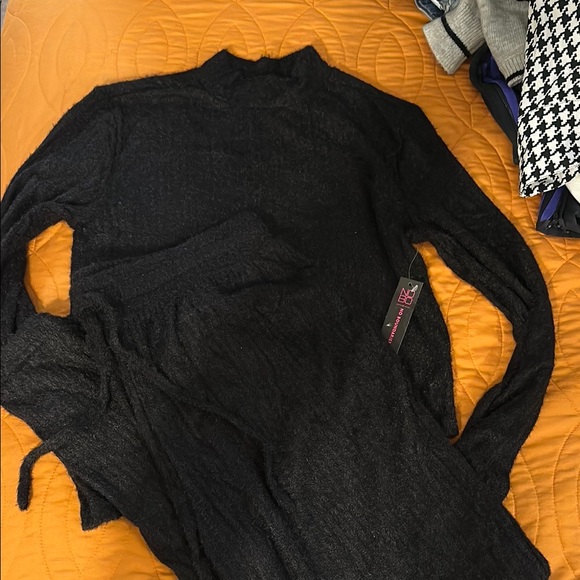 Black Long Sleeve Top and Pants Set - Picture 1 of 6
